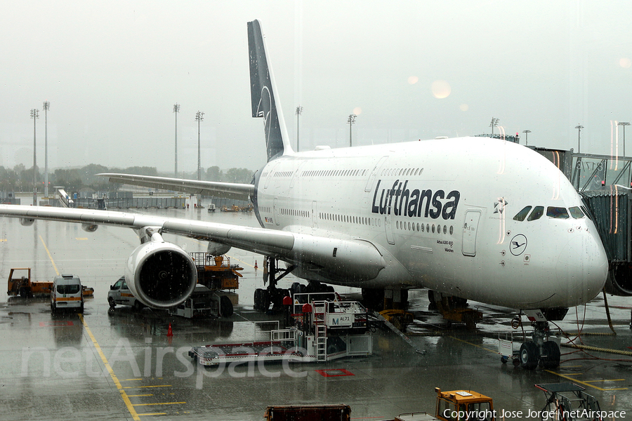 Lufthansa Airbus A380-841 (D-AIMB) | Photo 589682