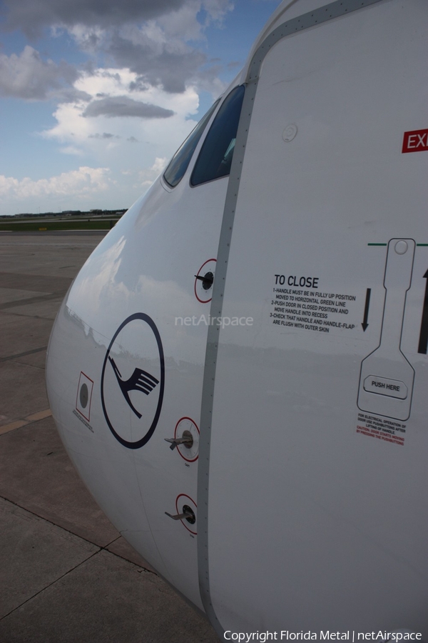 Lufthansa Airbus A380-841 (D-AIMD) | Photo 576031
