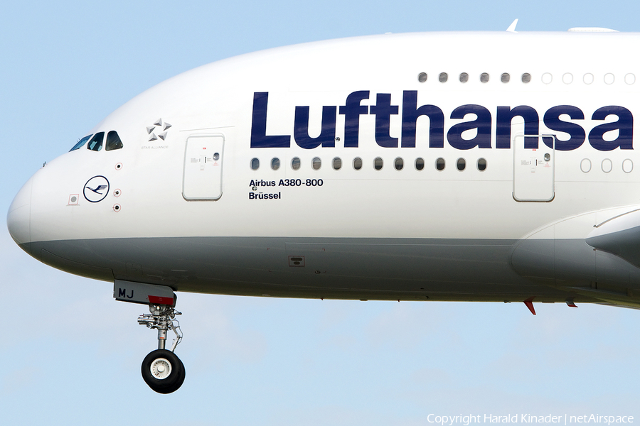 Lufthansa Airbus A380-841 (D-AIMJ) | Photo 303222