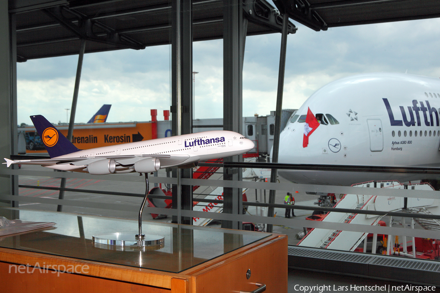 Lufthansa Airbus A380-841 (D-AIML) | Photo 421984