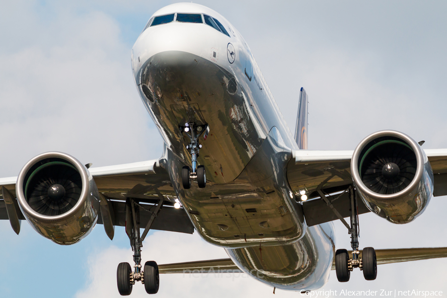 Lufthansa Airbus A320-271N (D-AINB) | Photo 175363
