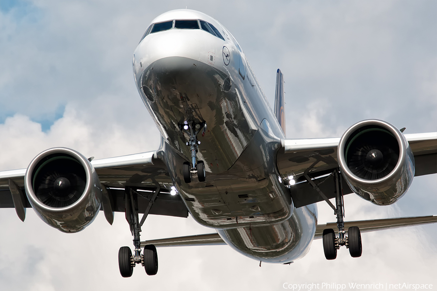 Lufthansa Airbus A320-271N (D-AINB) | Photo 193980