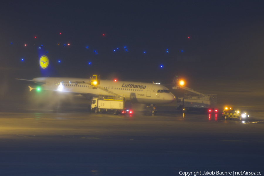 Lufthansa Airbus A320-211 (D-AIPA) | Photo 138348