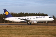 Lufthansa Airbus A320-211 (D-AIPA) at  Hamburg - Fuhlsbuettel (Helmut Schmidt), Germany