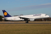 Lufthansa Airbus A320-211 (D-AIPA) at  Hamburg - Fuhlsbuettel (Helmut Schmidt), Germany