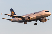 Lufthansa Airbus A320-211 (D-AIPA) at  Hamburg - Fuhlsbuettel (Helmut Schmidt), Germany