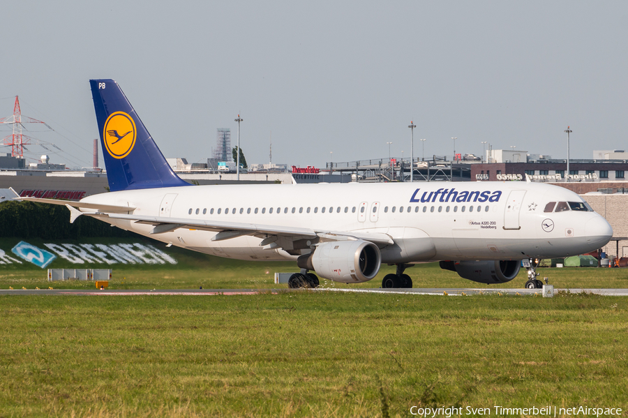 Lufthansa Airbus A320-211 (D-AIPB) | Photo 176502