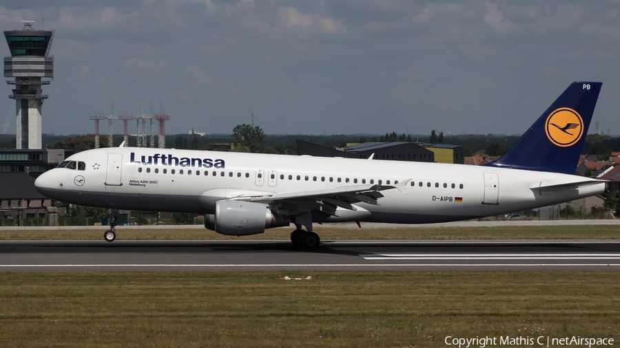 Lufthansa Airbus A320-211 (D-AIPB) | Photo 379432
