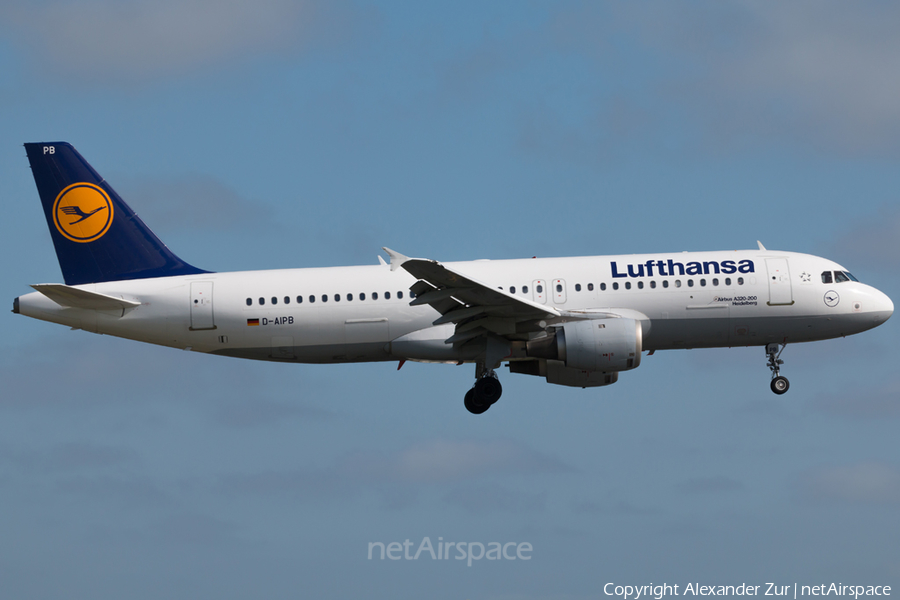 Lufthansa Airbus A320-211 (D-AIPB) | Photo 162323