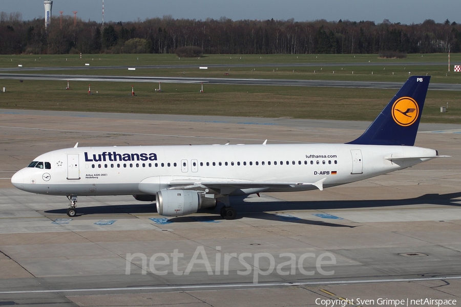 Lufthansa Airbus A320-211 (D-AIPB) | Photo 17500