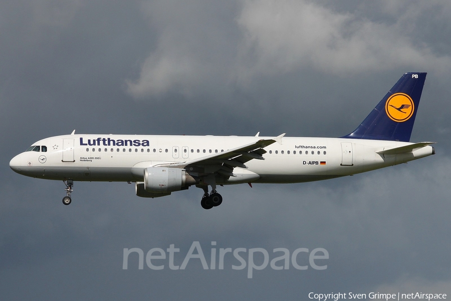 Lufthansa Airbus A320-211 (D-AIPB) | Photo 40921