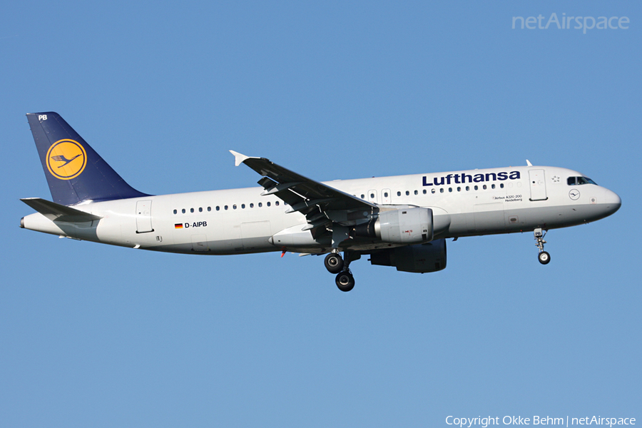 Lufthansa Airbus A320-211 (D-AIPB) | Photo 58921