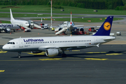 Lufthansa Airbus A320-211 (D-AIPB) at  Hamburg - Fuhlsbuettel (Helmut Schmidt), Germany