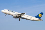 Lufthansa Airbus A320-211 (D-AIPB) at  Hamburg - Fuhlsbuettel (Helmut Schmidt), Germany