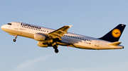 Lufthansa Airbus A320-211 (D-AIPB) at  Hamburg - Fuhlsbuettel (Helmut Schmidt), Germany