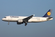 Lufthansa Airbus A320-211 (D-AIPC) at  Hamburg - Fuhlsbuettel (Helmut Schmidt), Germany