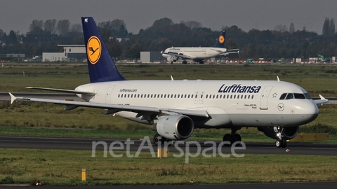 Lufthansa Airbus A320-211 (D-AIPE) at  Dusseldorf - International, Germany