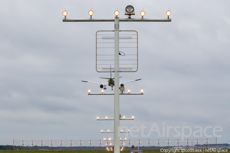 Lufthansa Airbus A320-211 (D-AIPE) | Photo 111699
