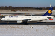 Lufthansa Airbus A320-211 (D-AIPE) at  Hamburg - Fuhlsbuettel (Helmut Schmidt), Germany