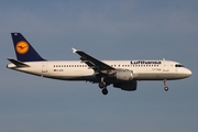 Lufthansa Airbus A320-211 (D-AIPE) at  Hamburg - Fuhlsbuettel (Helmut Schmidt), Germany