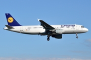 Lufthansa Airbus A320-211 (D-AIPE) at  Hamburg - Fuhlsbuettel (Helmut Schmidt), Germany