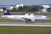 Lufthansa Airbus A320-211 (D-AIPE) at  Munich, Germany