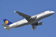 Lufthansa Airbus A320-211 (D-AIPE) at  Munich, Germany