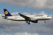 Lufthansa Airbus A320-211 (D-AIPF) at  Hamburg - Fuhlsbuettel (Helmut Schmidt), Germany