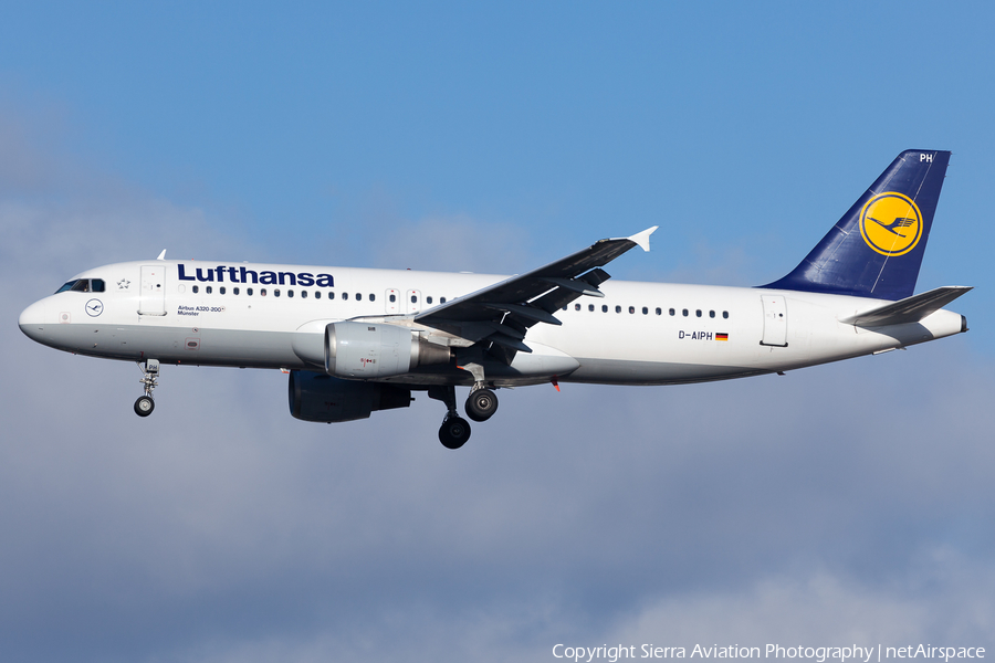 Lufthansa Airbus A320-211 (D-AIPH) | Photo 324552
