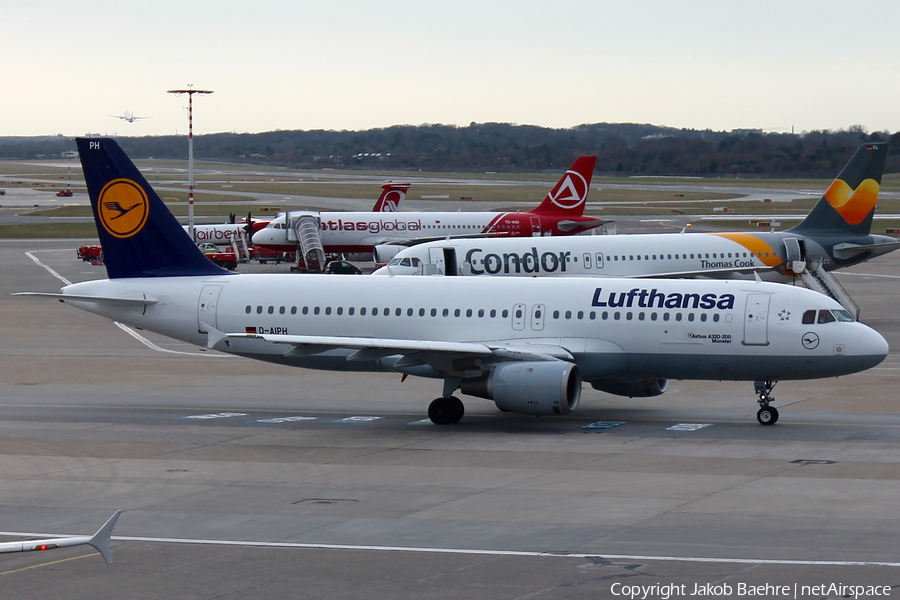 Lufthansa Airbus A320-211 (D-AIPH) | Photo 148982