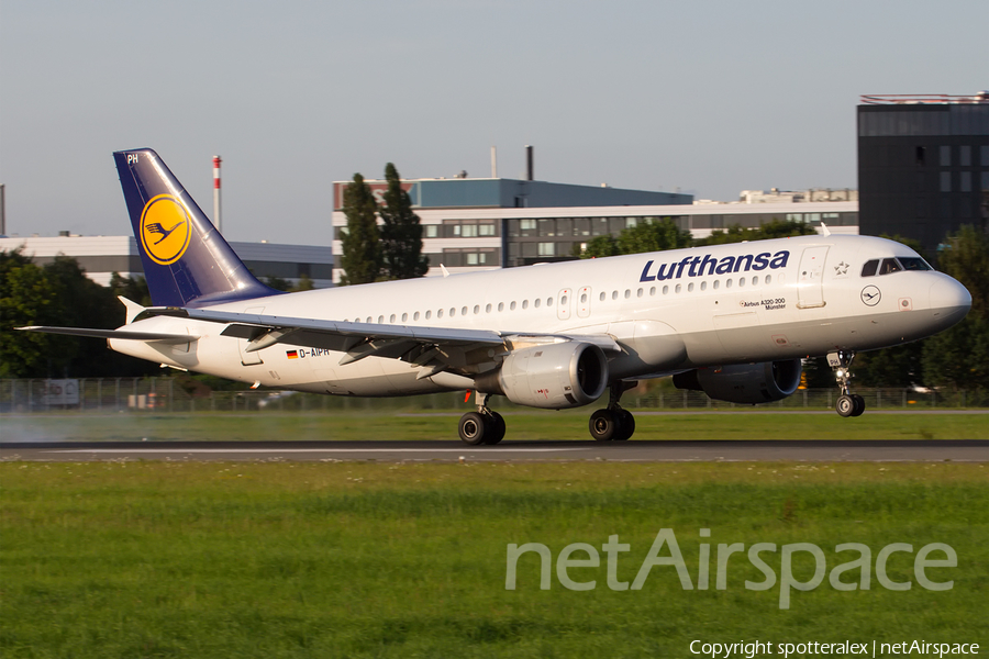 Lufthansa Airbus A320-211 (D-AIPH) | Photo 183820