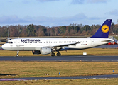 Lufthansa Airbus A320-211 (D-AIPH) at  Hamburg - Fuhlsbuettel (Helmut Schmidt), Germany