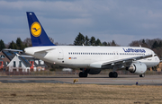 Lufthansa Airbus A320-211 (D-AIPH) at  Hamburg - Fuhlsbuettel (Helmut Schmidt), Germany