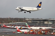 Lufthansa Airbus A320-211 (D-AIPH) at  Hamburg - Fuhlsbuettel (Helmut Schmidt), Germany