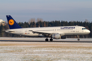 Lufthansa Airbus A320-211 (D-AIPH) at  Hamburg - Fuhlsbuettel (Helmut Schmidt), Germany