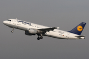 Lufthansa Airbus A320-211 (D-AIPH) at  Hamburg - Fuhlsbuettel (Helmut Schmidt), Germany