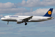 Lufthansa Airbus A320-211 (D-AIPH) at  Hamburg - Fuhlsbuettel (Helmut Schmidt), Germany