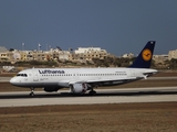 Lufthansa Airbus A320-211 (D-AIPH) at  Luqa - Malta International, Malta