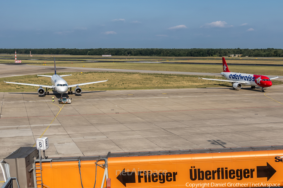 Lufthansa Airbus A320-211 (D-AIPH) | Photo 85095