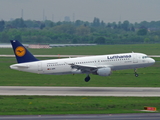 Lufthansa Airbus A320-211 (D-AIPK) at  Dusseldorf - International, Germany