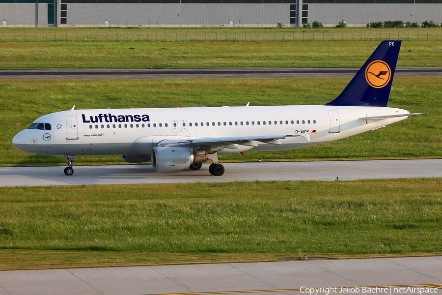 Lufthansa Airbus A320-211 (D-AIPK) | Photo 172400
