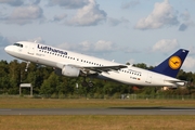 Lufthansa Airbus A320-211 (D-AIPK) at  Hamburg - Fuhlsbuettel (Helmut Schmidt), Germany