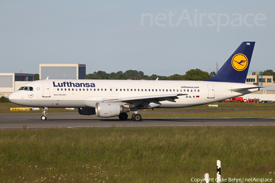 Lufthansa Airbus A320-211 (D-AIPK) | Photo 71384