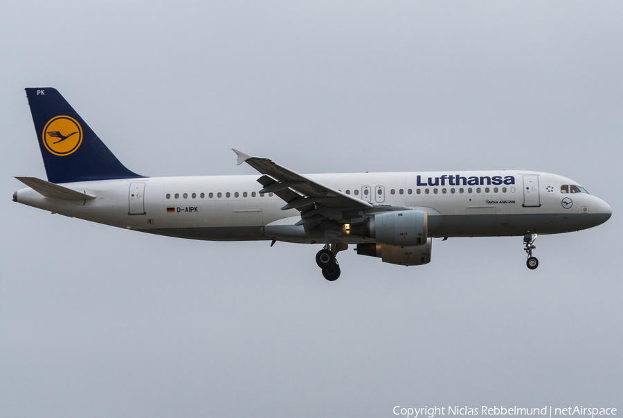 Lufthansa Airbus A320-211 (D-AIPK) | Photo 298282