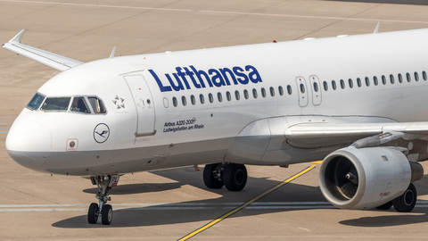 Lufthansa Airbus A320-211 (D-AIPL) at  Cologne/Bonn, Germany