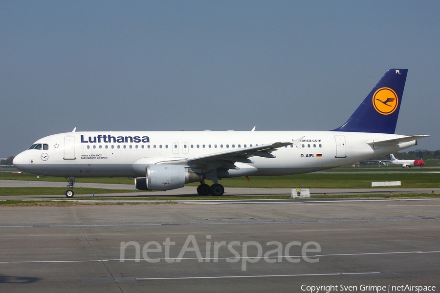 Lufthansa Airbus A320-211 (D-AIPL) | Photo 48759