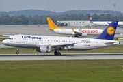 Lufthansa Airbus A320-211 (D-AIPS) at  Munich, Germany