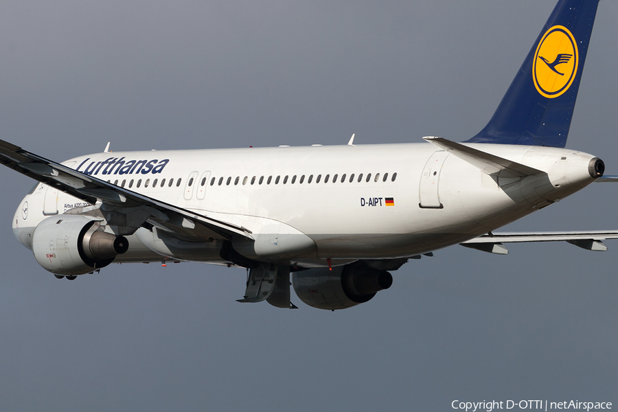 Lufthansa Airbus A320-211 (D-AIPT) | Photo 196225