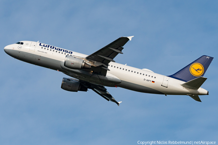 Lufthansa Airbus A320-211 (D-AIPT) | Photo 352096
