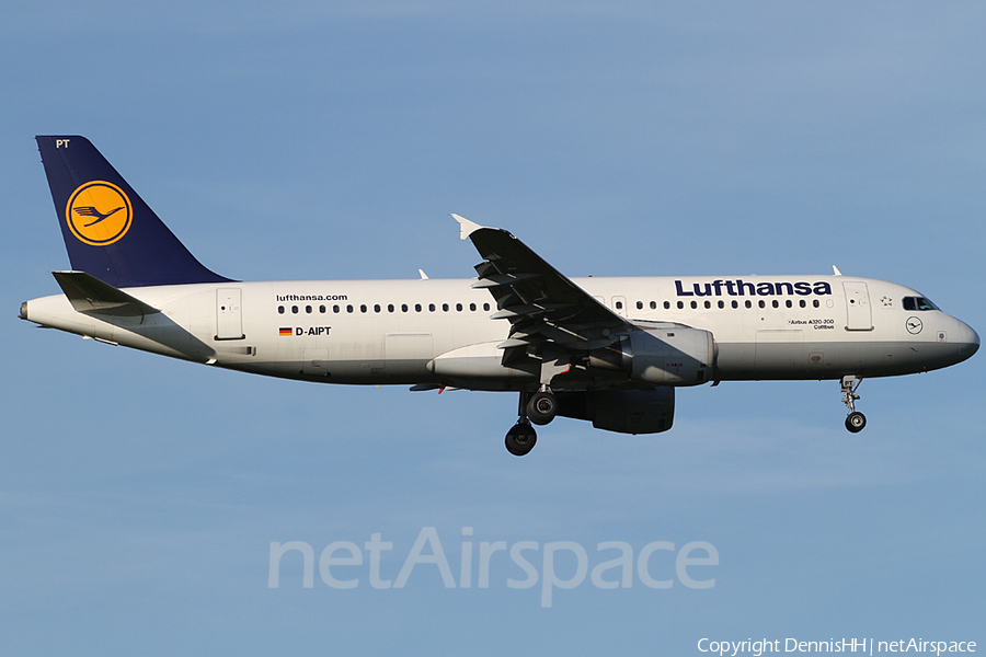 Lufthansa Airbus A320-211 (D-AIPT) | Photo 415420